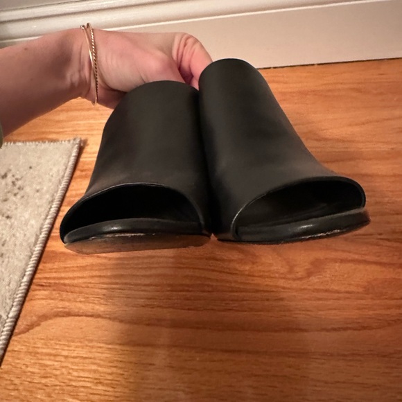 A.Wang Mules - Picture 6 of 6